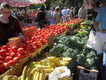  Cplorful Fruits and Vegetables
People come from Far Away